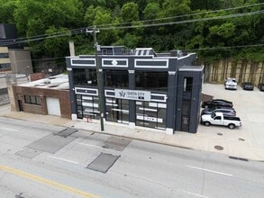 1635 Reading Rd, Cincinnati, OH for lease Interior Photo- Image 2 of 15