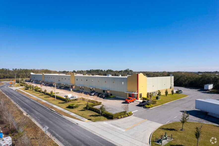 3850 Anchuca Dr, Lakeland, FL à louer - Photo du bâtiment - Image 2 de 8