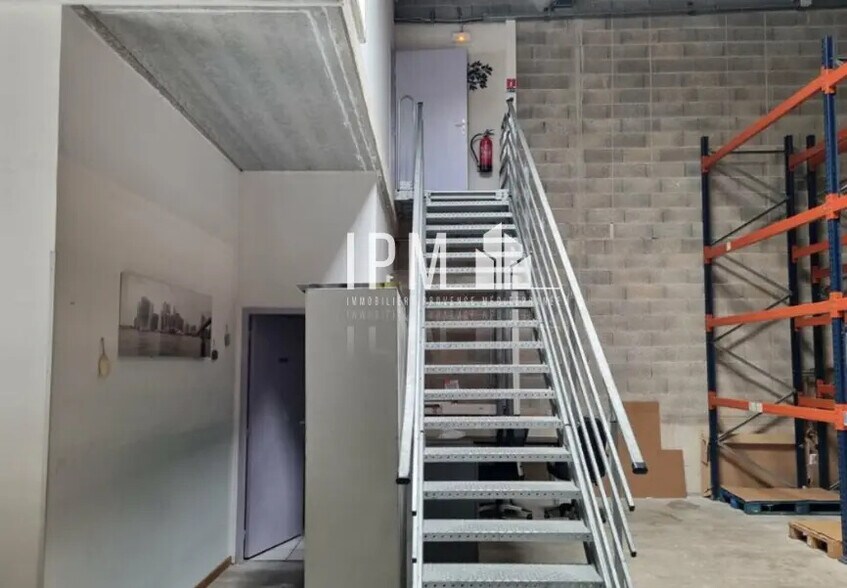 Flex dans La Ciotat à louer - Photo du bâtiment - Image 2 de 8