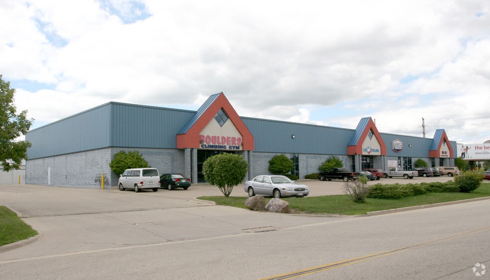 3964-3980 Commercial Ave, Madison, WI for lease - Building Photo - Image 3 of 4