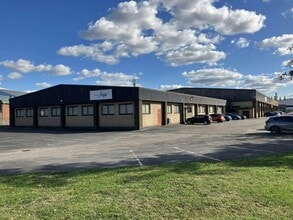 Fields Farm Rd, Nottingham à louer Photo du bâtiment- Image 1 de 6