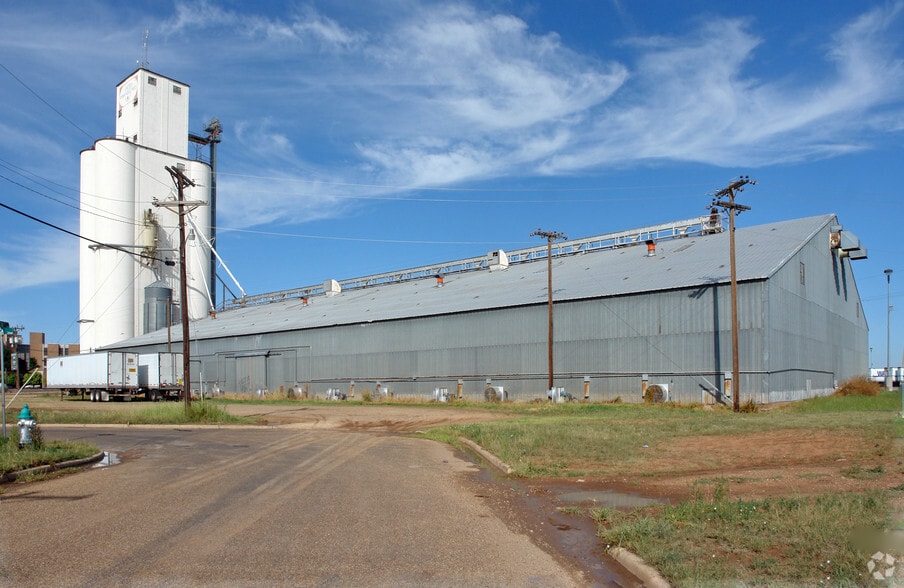 2600 Dimmitt Rd, Plainview, TX for sale - Primary Photo - Image 1 of 4