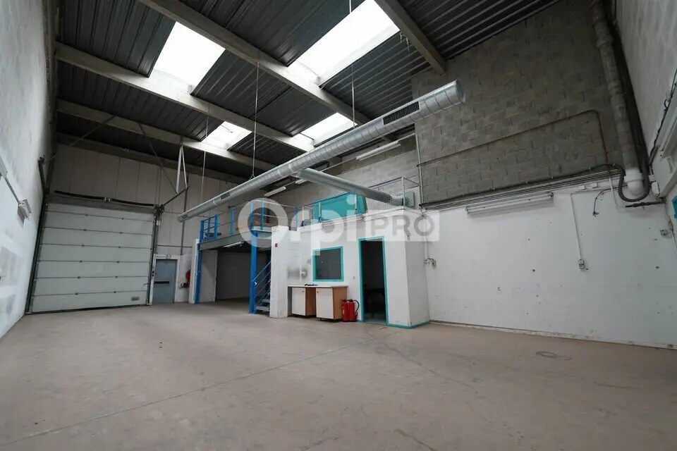 Office in Lyon for lease Interior Photo- Image 1 of 14