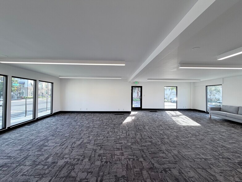 558 Brewster Ave, Redwood City, CA à louer - Photo du bâtiment - Image 3 de 26