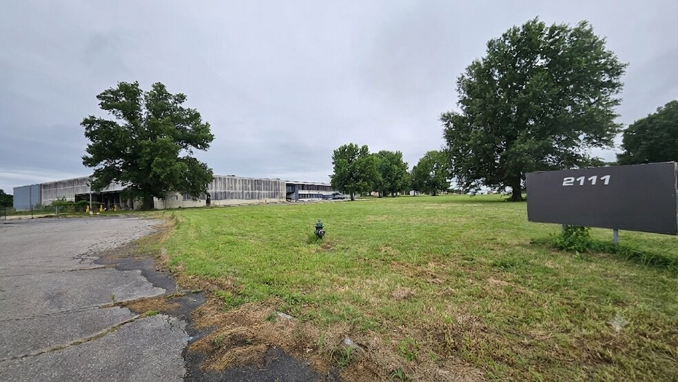 2111 Old Shawnee Rd, Muskogee, OK à louer - Photo du bâtiment - Image 3 de 11