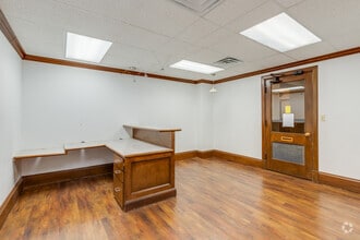 105 N Hudson Ave, Oklahoma City, OK for lease Interior Photo- Image 2 of 9