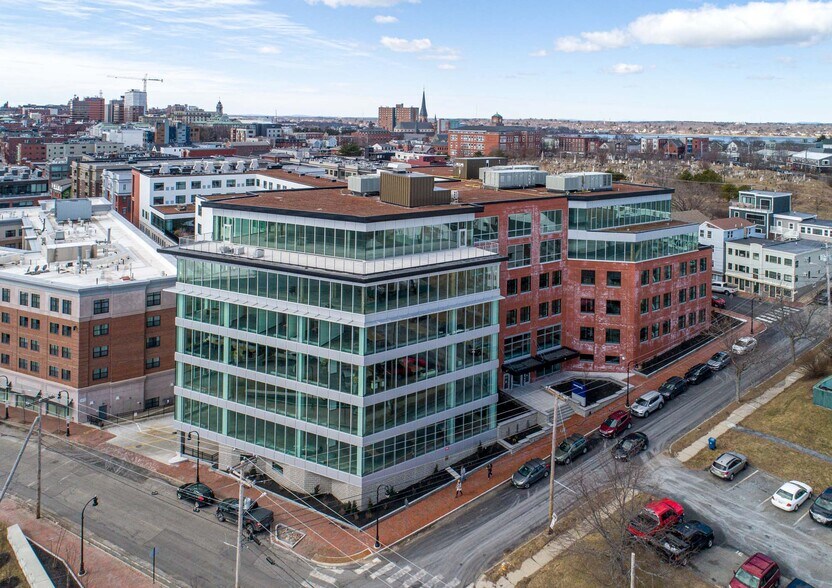 12 Mountfort St, Portland, ME à louer - Photo du bâtiment - Image 2 de 37