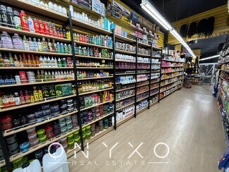 Plus de détails pour Bureau/Commerce de détail, Commerce de détail à louer