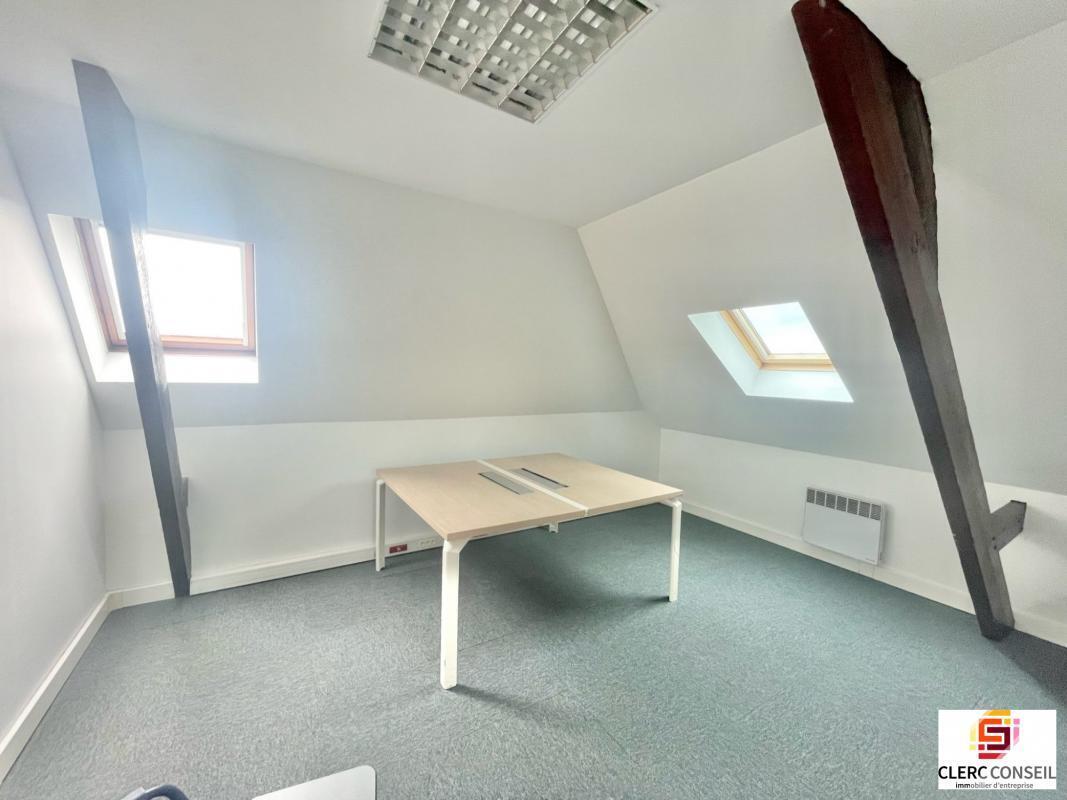 Office in Rouen for lease Interior Photo- Image 1 of 13