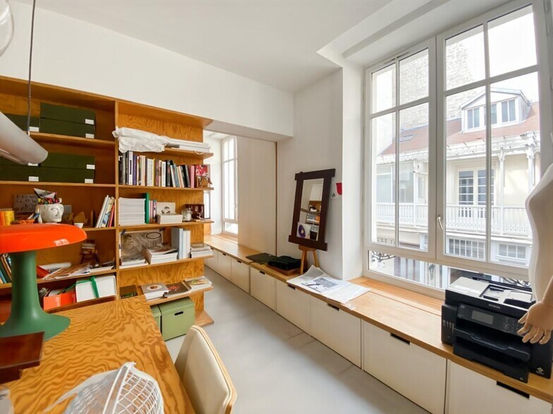38 Rue Marguerite De Rochechouart, Paris à louer - Photo du bâtiment - Image 3 de 6