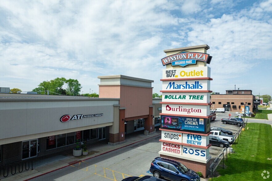 950 Winston Plz, Melrose Park, IL à louer - Photo du bâtiment - Image 2 de 9