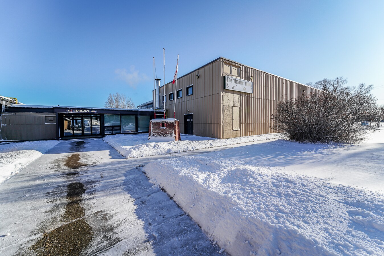 3216 22 Street, Airport Dr, Red Deer County, AB à vendre Photo principale- Image 1 de 1