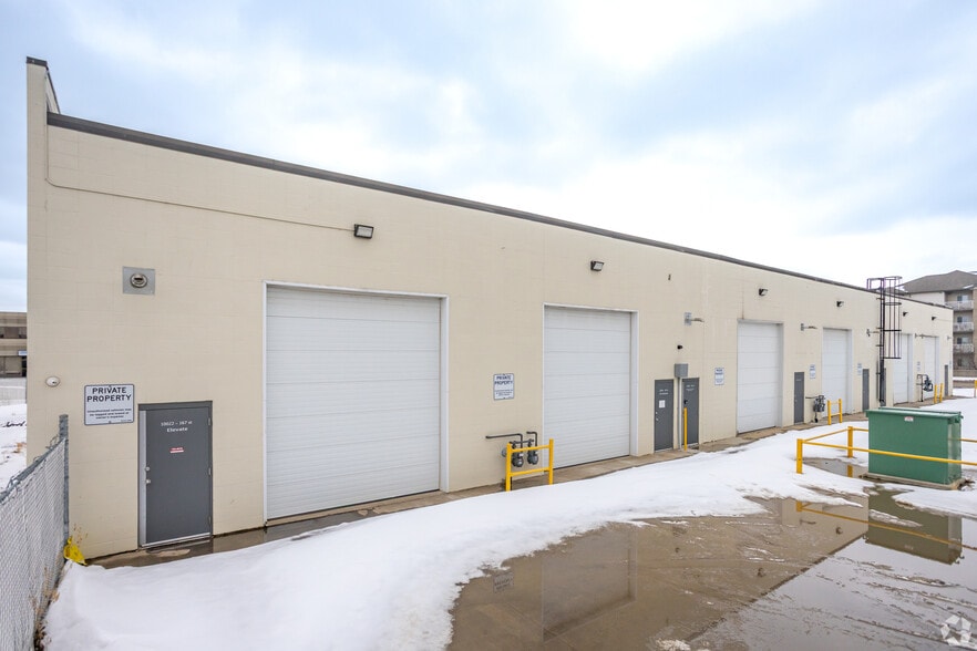 10012 167 St NW, Edmonton, AB for lease - Building Photo - Image 2 of 3