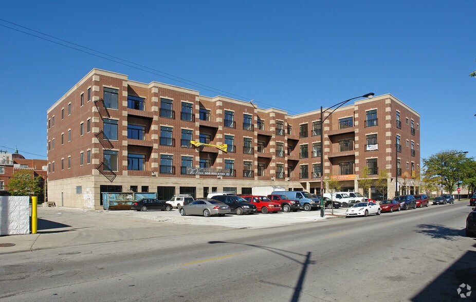 4651 N Greenview Ave, Chicago, IL à louer - Photo du bâtiment - Image 2 de 7
