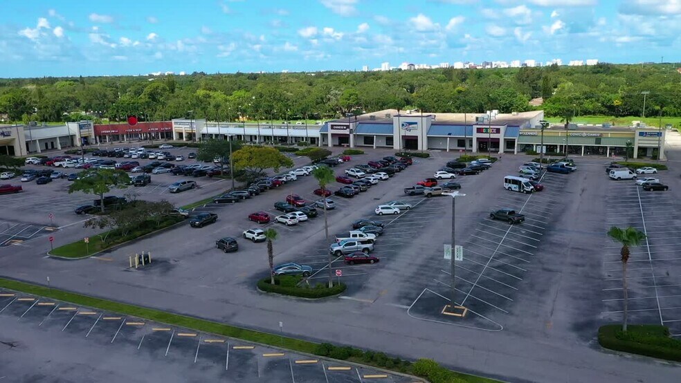 935 N Beneva Rd, Sarasota, FL à louer - Vidéo sur l’inscription commerciale - Image 2 de 32