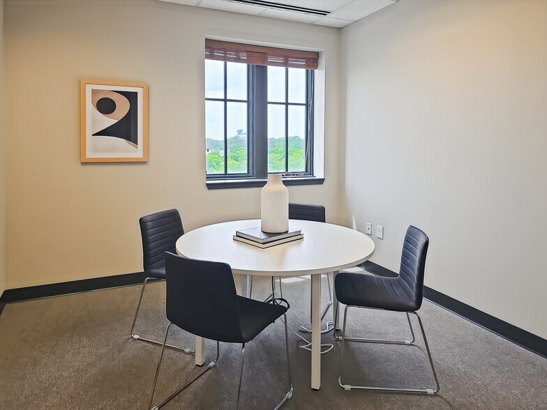 354 Newnan Crossing Byp, Newnan, GA à louer - Photo du bâtiment - Image 3 de 15