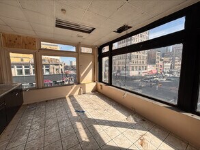 789 Broad St, Newark, NJ for lease Interior Photo- Image 2 of 3