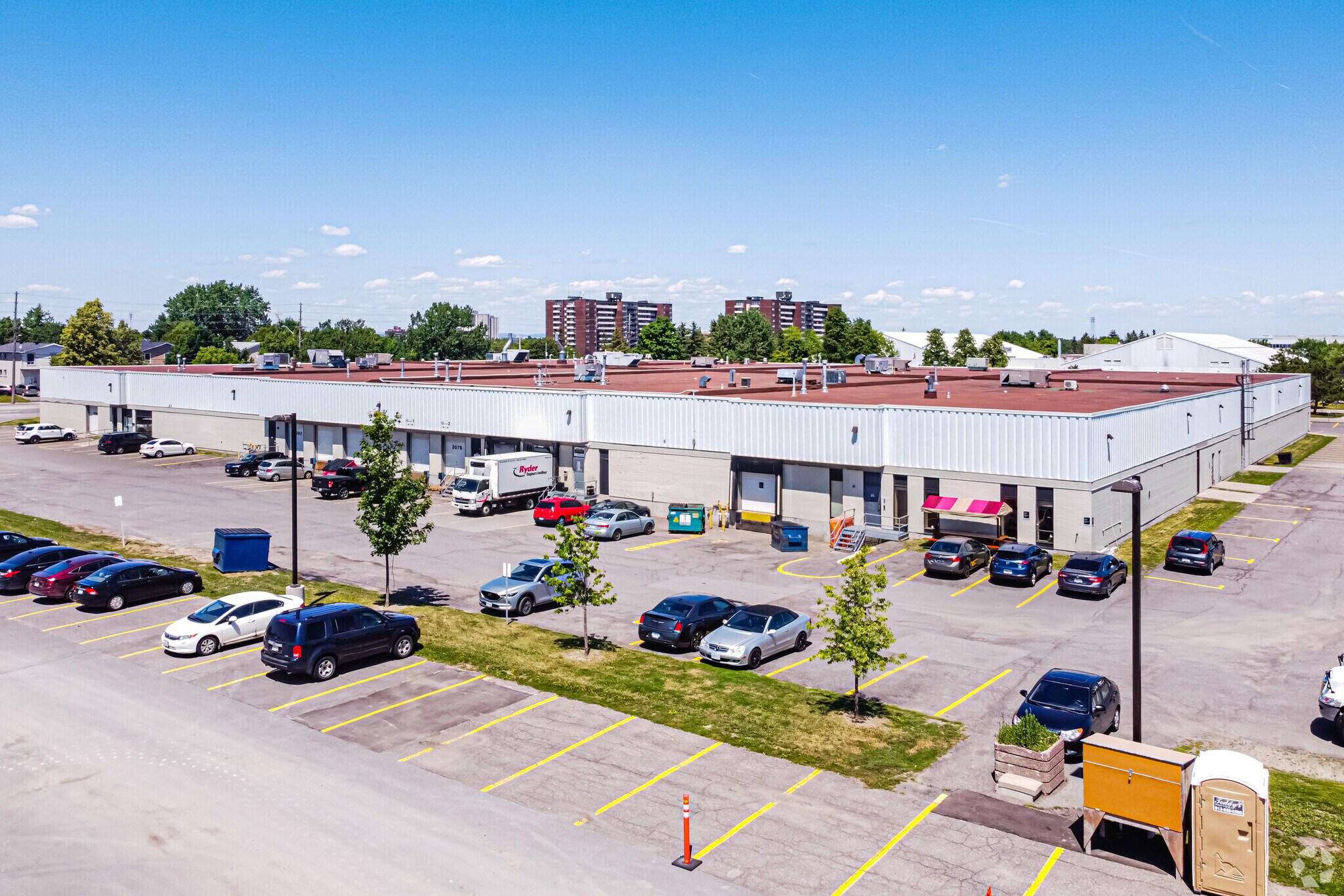 2070-2092 Walkley Rd, Ottawa, ON for lease Primary Photo- Image 1 of 4