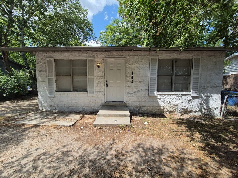 RAO PORTFOLIO portefeuille de 1 propriétés à vendre sur LoopNet.ca - Photo du bâtiment - Image 3 de 7
