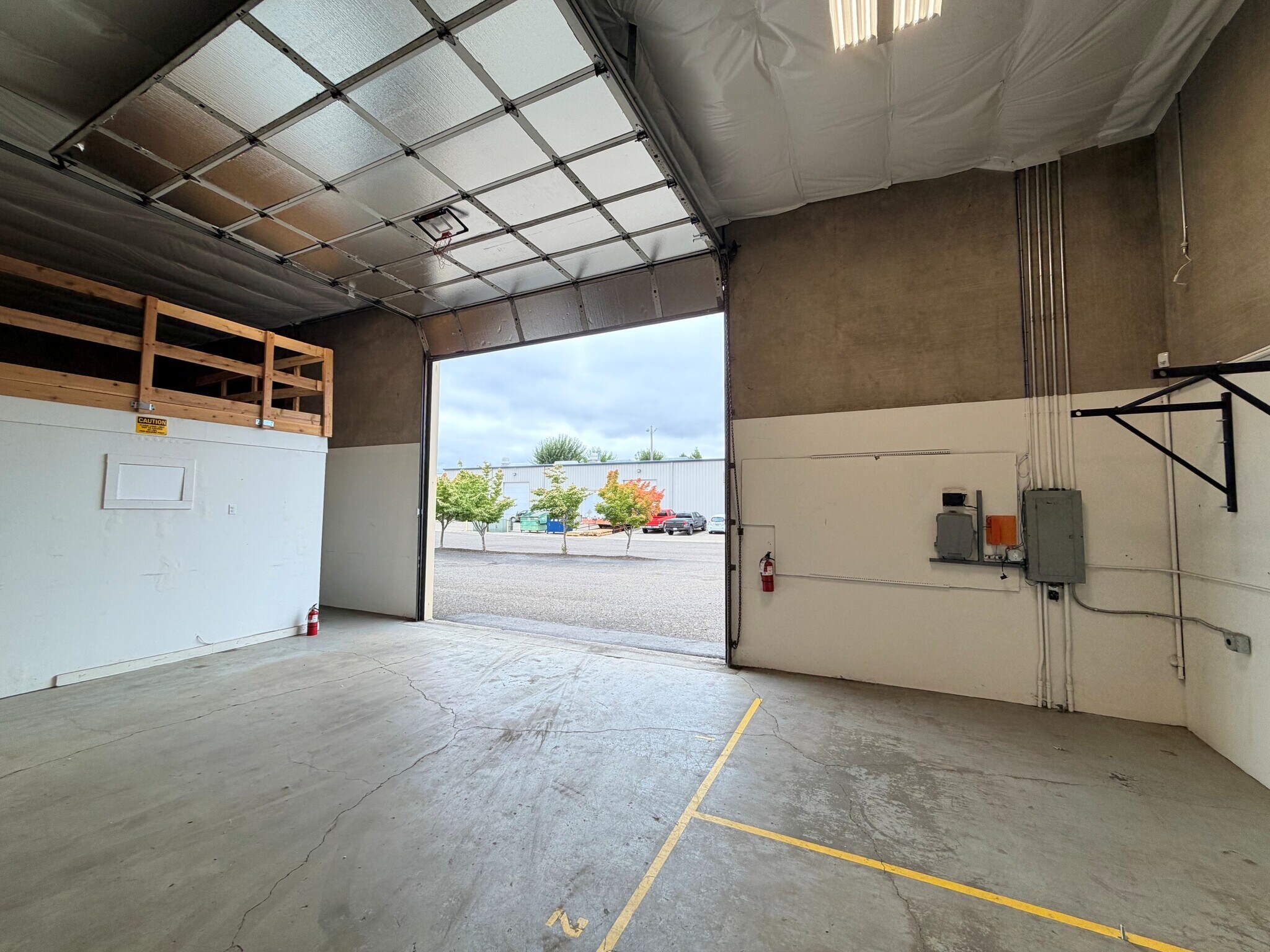 1150 NW 5th Pl, Canby, OR for lease Interior Photo- Image 1 of 15