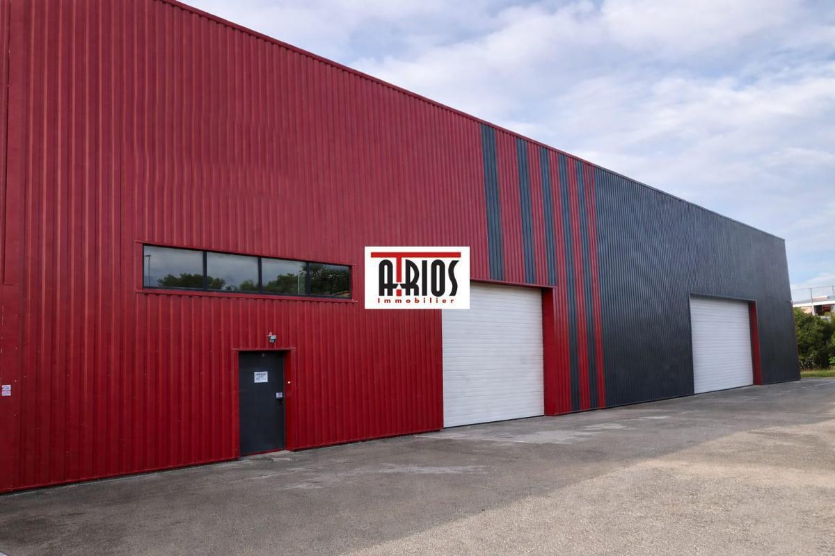 Flex in Signes for lease Building Photo- Image 1 of 9