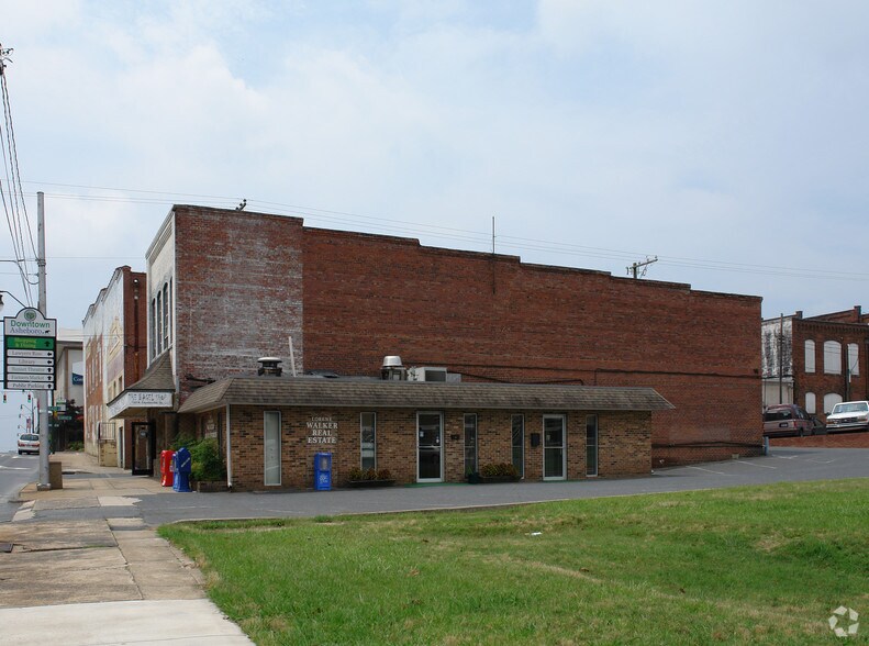 103 N Fayetteville St, Asheboro, NC à louer - Photo du bâtiment - Image 2 de 3