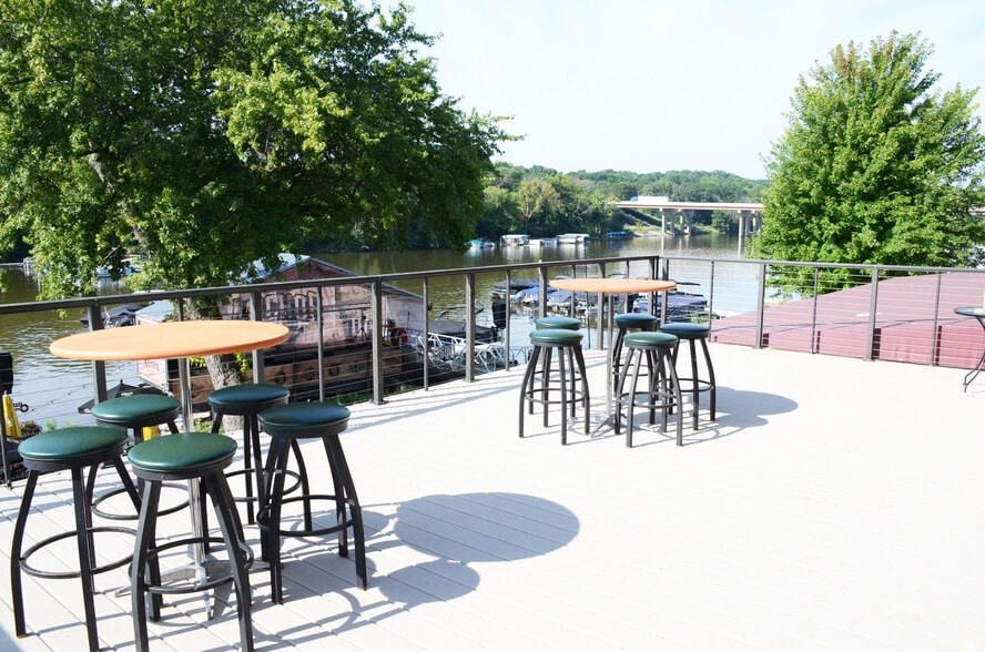 709 & 718 State 59 Rd, Edgerton, WI à vendre - Photo du bâtiment - Image 3 de 12