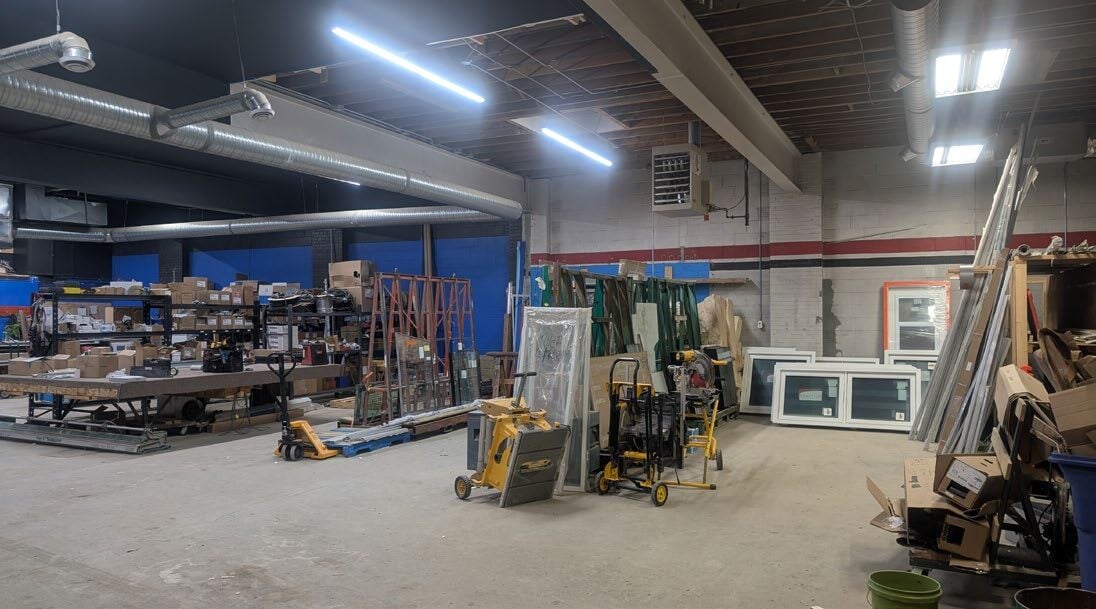 1265 3 Av S, Lethbridge, AB for lease Interior Photo- Image 1 of 3