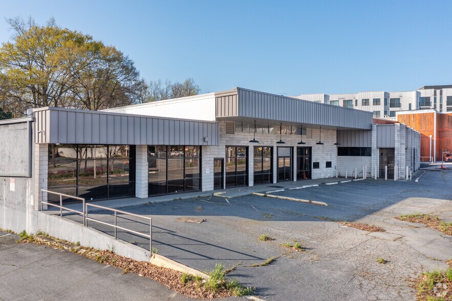 1747 Cheshire Bridge Rd NE, Atlanta, GA à vendre - Photo du bâtiment - Image 1 de 6