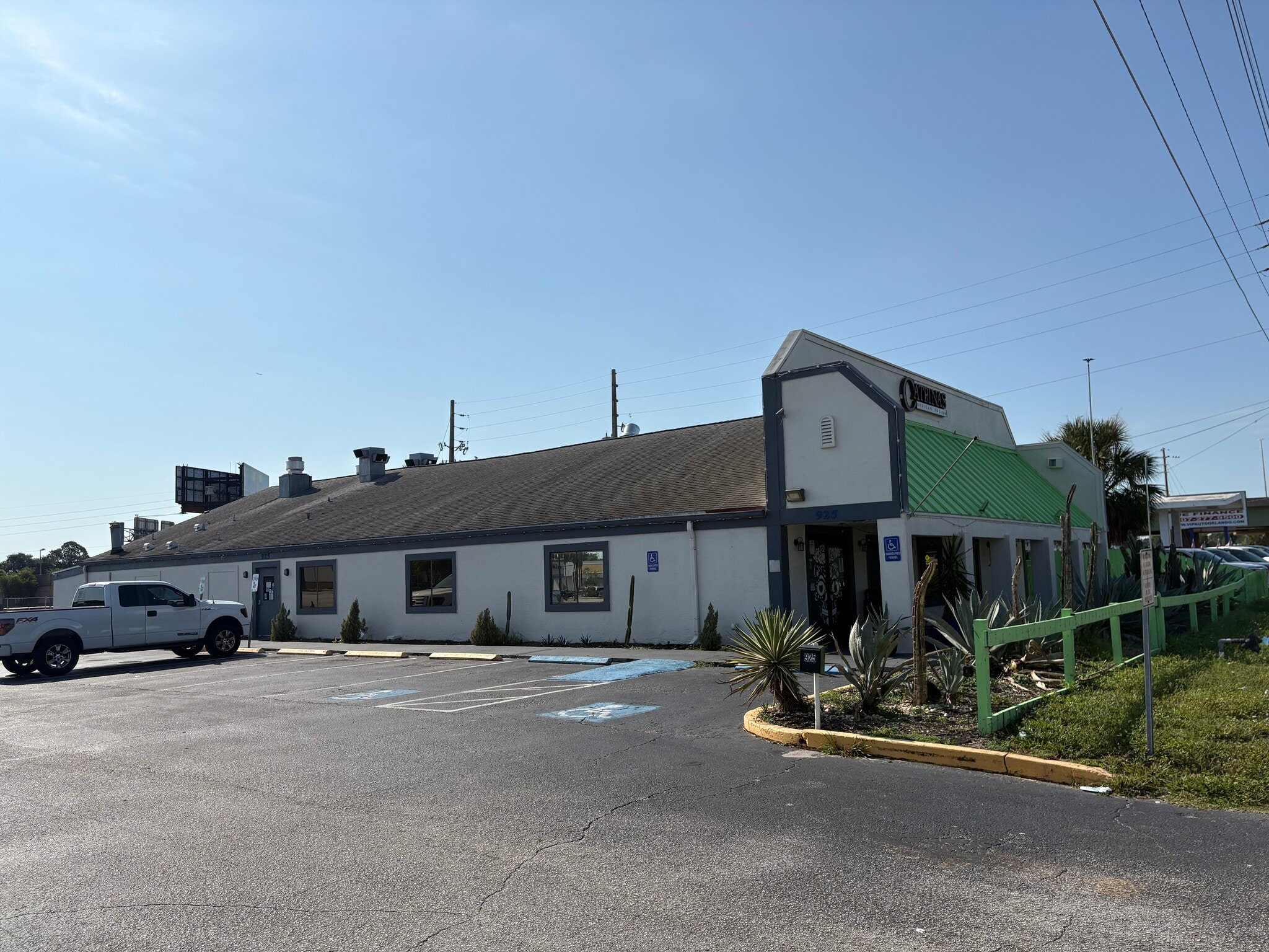 925 N Semoran Blvd, Orlando, FL for lease Building Photo- Image 1 of 14