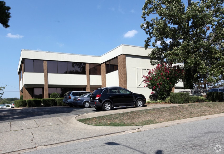 4 Shackleford Plz, Little Rock, AR for lease - Building Photo - Image 2 of 19