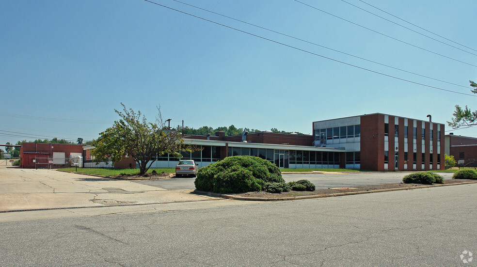 2147 Brevard Rd, High Point, NC for sale - Primary Photo - Image 1 of 8