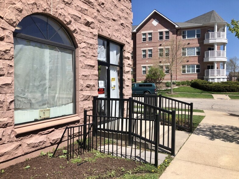 5710 4th Ave, Kenosha, WI à louer - Photo du bâtiment - Image 2 de 16