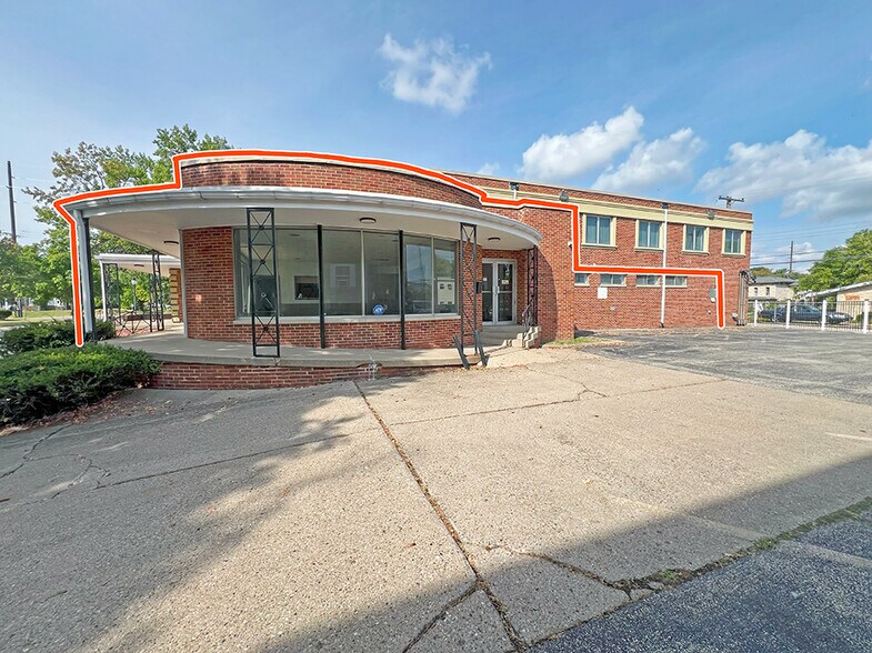 334 W Main St, Decatur, IL à louer - Photo du bâtiment - Image 1 de 17