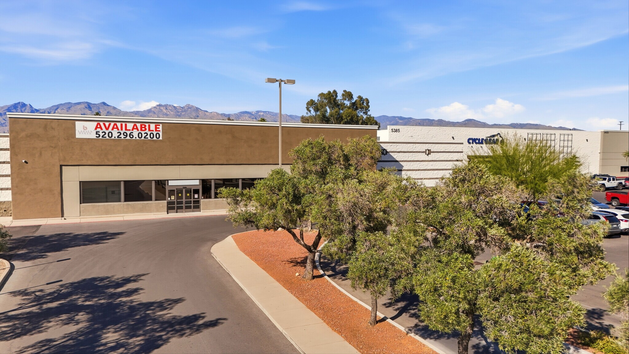5355-5455 E Broadway Blvd, Tucson, AZ à louer Photo du bâtiment- Image 1 de 14