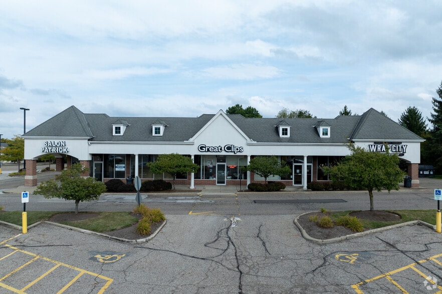 55-125 Barrington Town Square Dr, Aurora, OH à vendre - Photo du bâtiment - Image 3 de 4