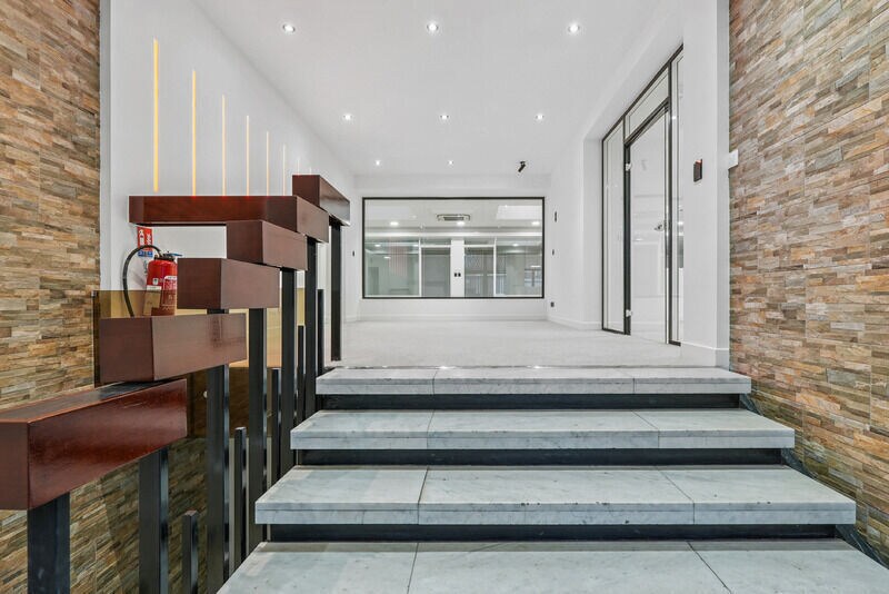 Immeuble residentiel dans Paris à vendre - Hall d’entrée - Image 2 de 15