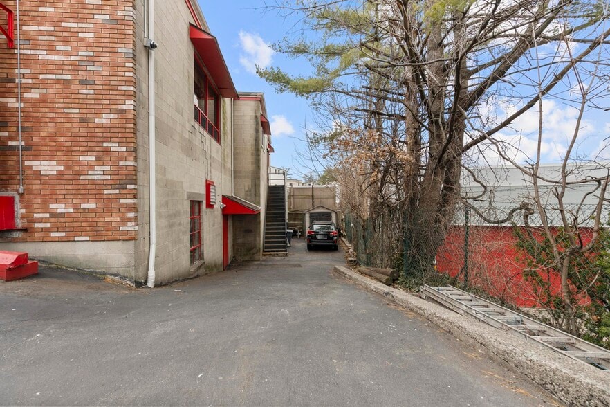 61 Cedar St, Norwalk, CT for sale - Building Photo - Image 3 of 32