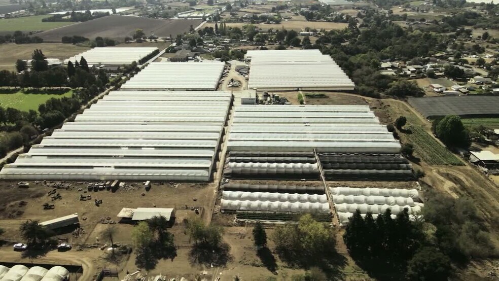 133 Hughes Rd, Watsonville, CA à vendre - Vidéo sur l’inscription commerciale - Image 2 de 15