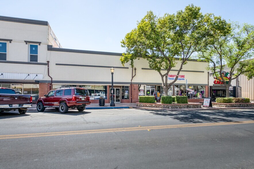 137 N L St, Dinuba, CA à vendre - Photo du bâtiment - Image 2 de 59