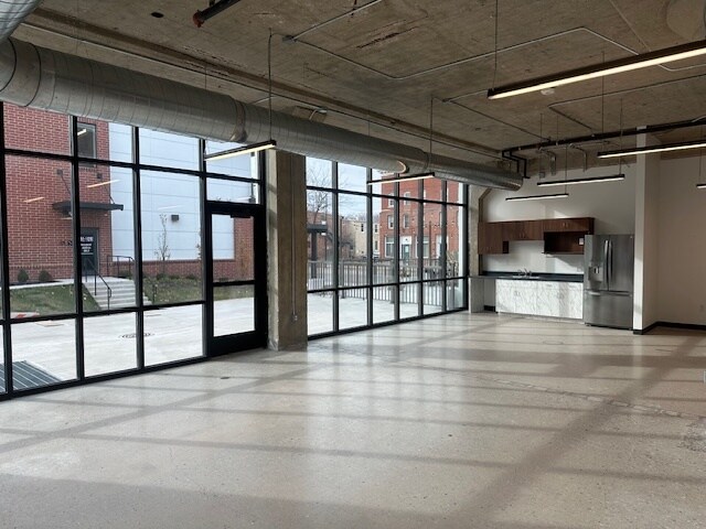 520 N Broadway St, Green Bay, WI for lease Interior Photo- Image 1 of 5