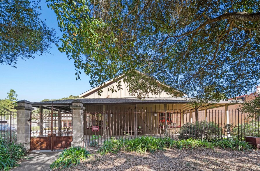 4 E Carmel Valley Rd, Carmel Valley, CA à louer - Photo du bâtiment - Image 3 de 9