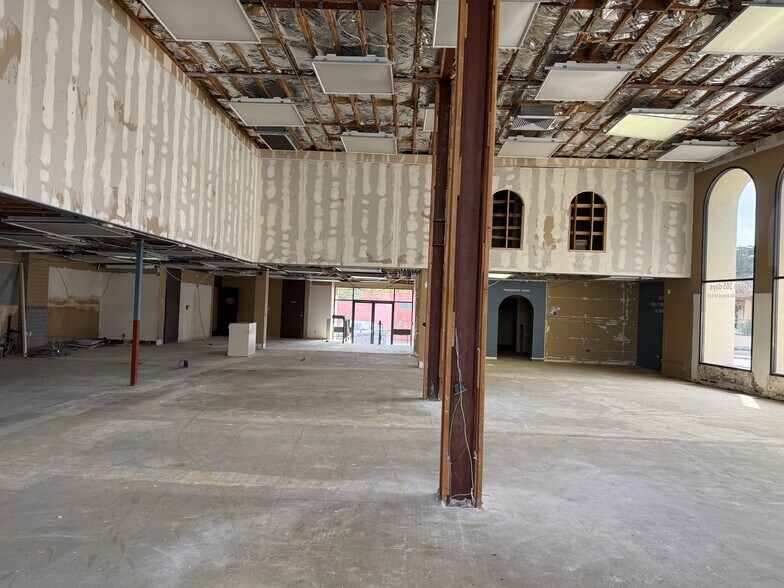 499 Alvarado St, Monterey, CA à louer - Photo du bâtiment - Image 2 de 19