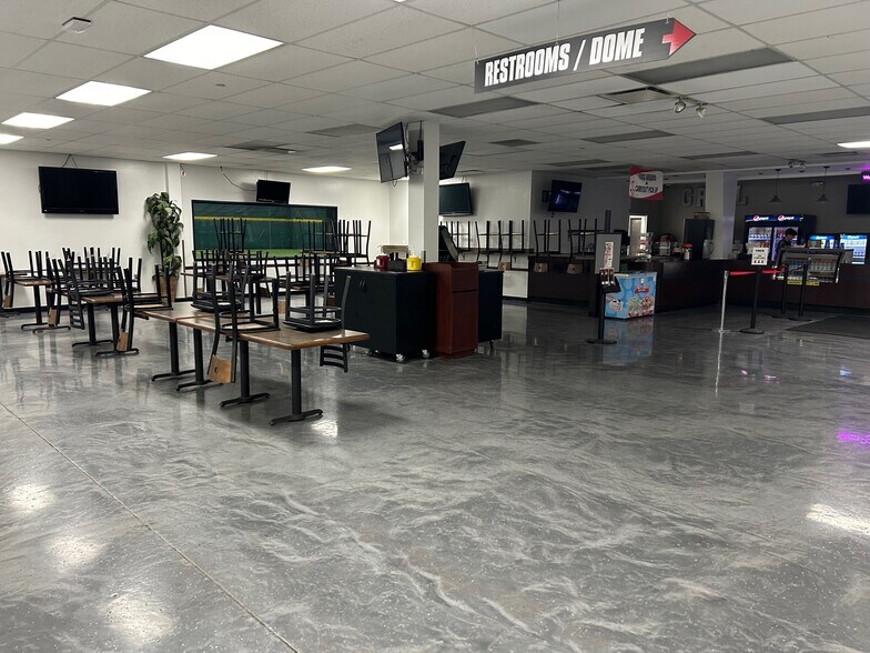 30990 S Wixom Rd, Wixom, MI à vendre - Photo du bâtiment - Image 2 de 7