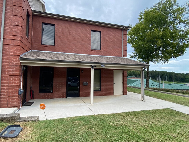 6441 Bonny Oaks Dr, Chattanooga, TN for lease - Building Photo - Image 1 of 13