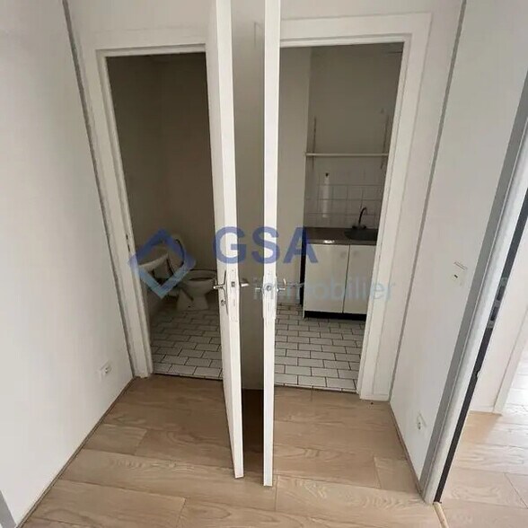 Bureau dans Lisses à louer - Photo intérieure - Image 3 de 7