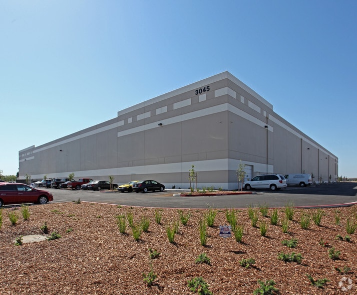3045 Mulvany Pl, West Sacramento, CA for lease - Building Photo - Image 2 of 2