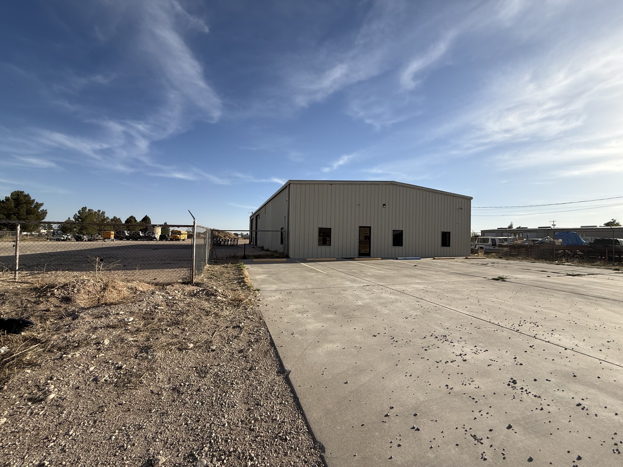 2215 W Bender Blvd, Hobbs, NM for lease Interior Photo- Image 1 of 18