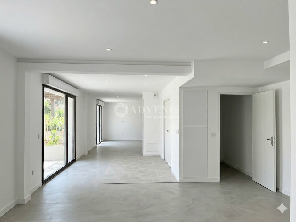 Commerce de détail dans Villejuif à vendre Photo du bâtiment- Image 1 de 17