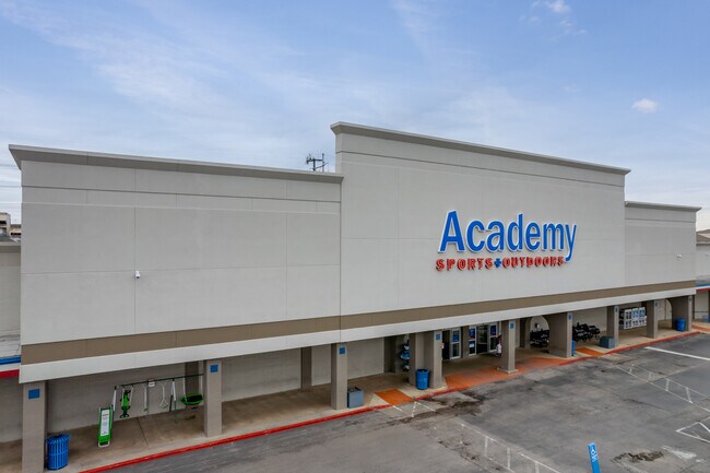 Plus de détails pour 801 William Cannon Dr E, Austin, TX - Commerce de détail à louer